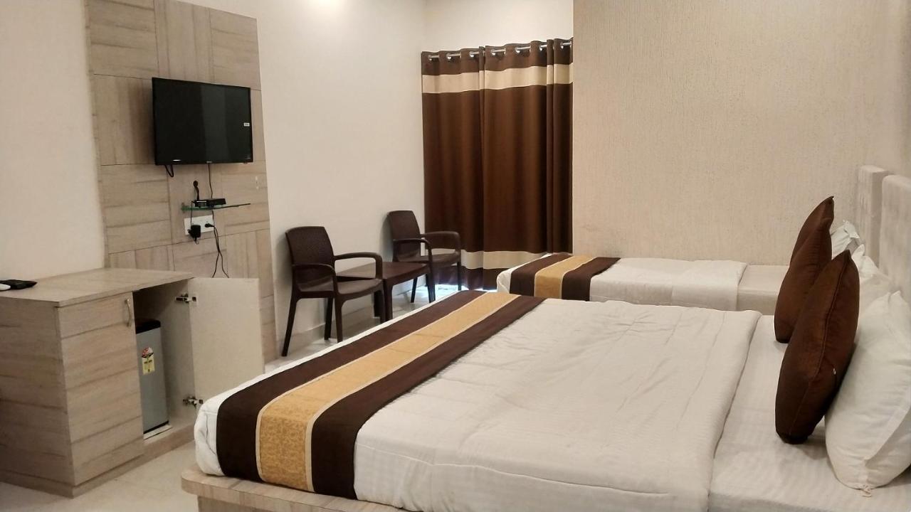 Hotel Namo Palace Kota  Kültér fotó